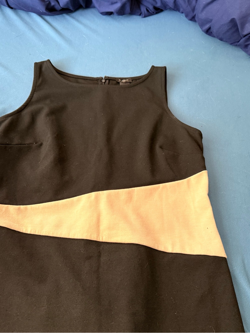 Ann Taylor Black Shift Dress with Beige Waist Panel Size 6